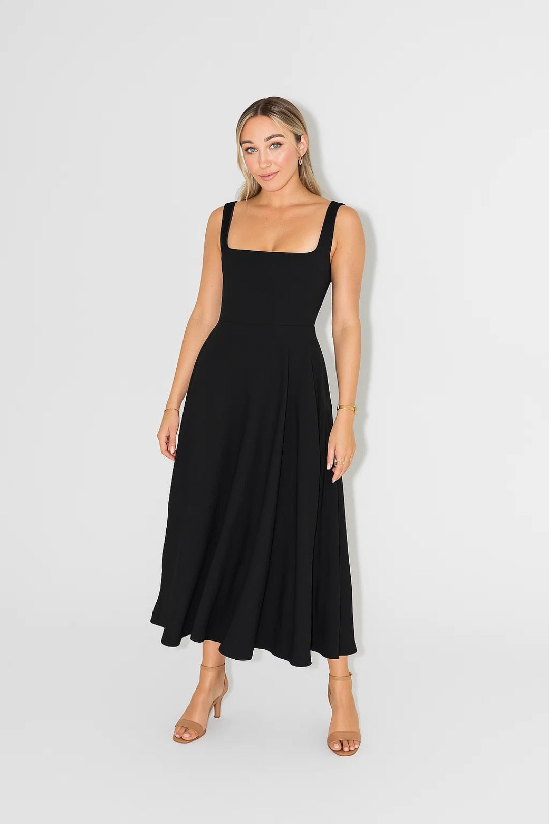 Flared midi dress with square neckline | Elegant and timeless