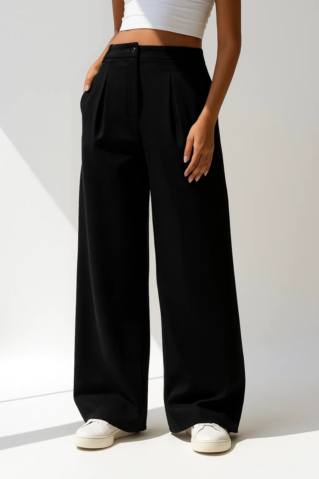 Wide-leg trousers with pleats | Loose and comfortable fit | Structured high waist