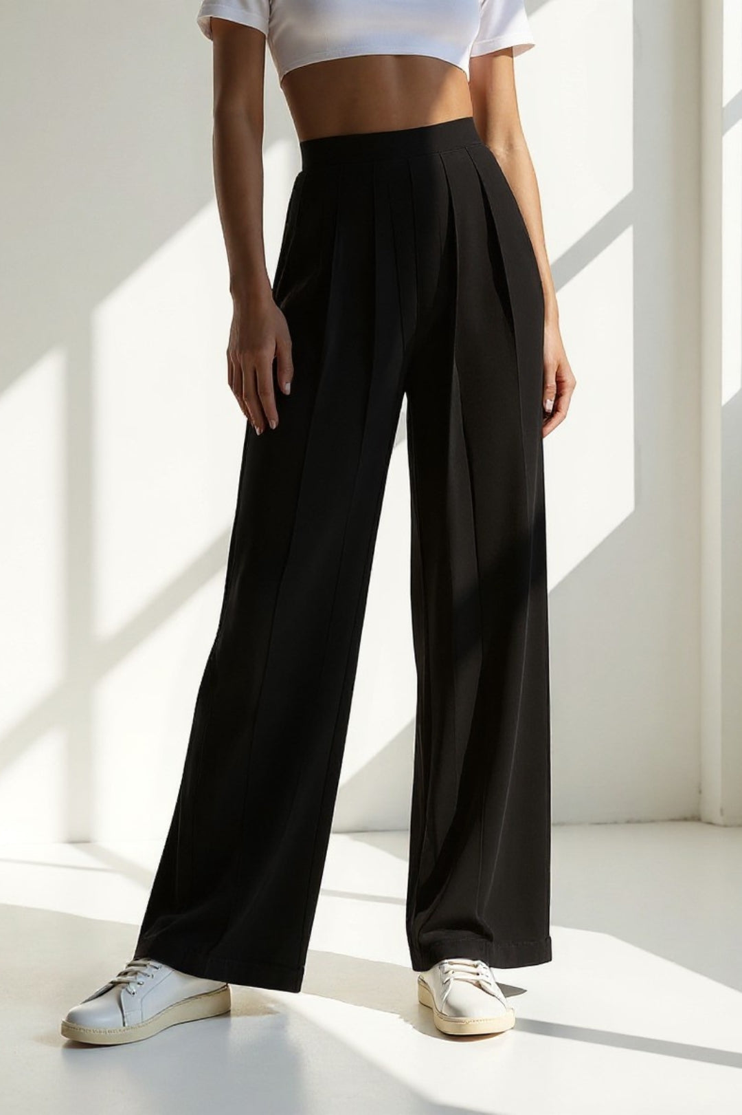 Wide-leg pleated trousers | Smooth high waist | Minimalist elegance