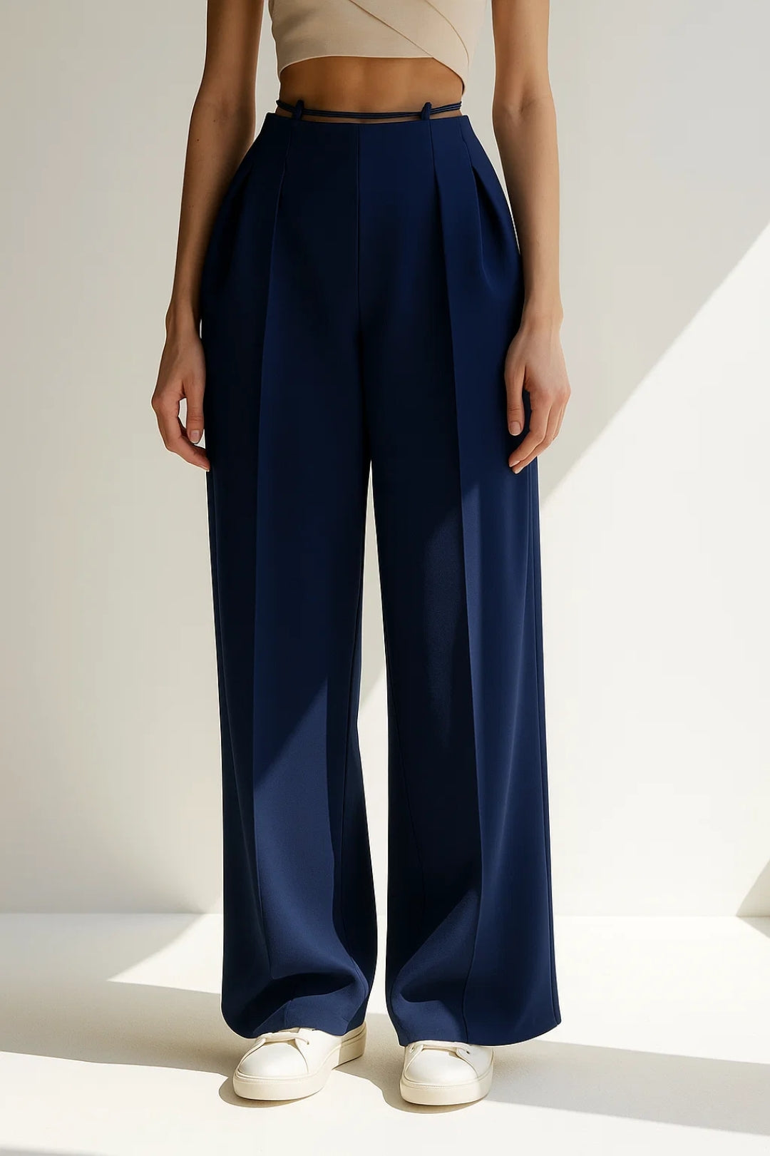 Wide-leg trousers with a thin belt | Elegant pleats | Sophisticated design