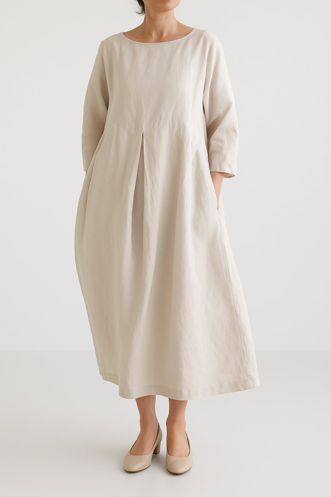 Wide dress with front pleats | Comfortable midi cut