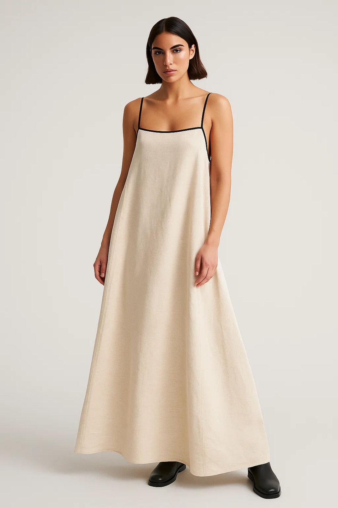 Long dress with thin straps and contrasting edges | Wide and minimalist fit