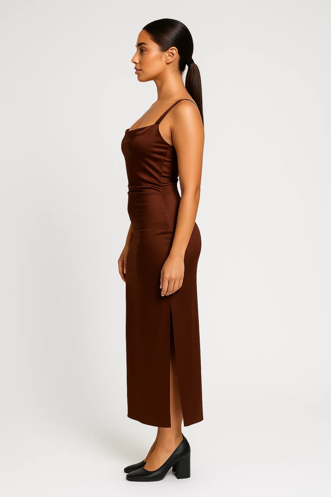 Long dress with thin straps and soft neckline | Refined elegance for the evening