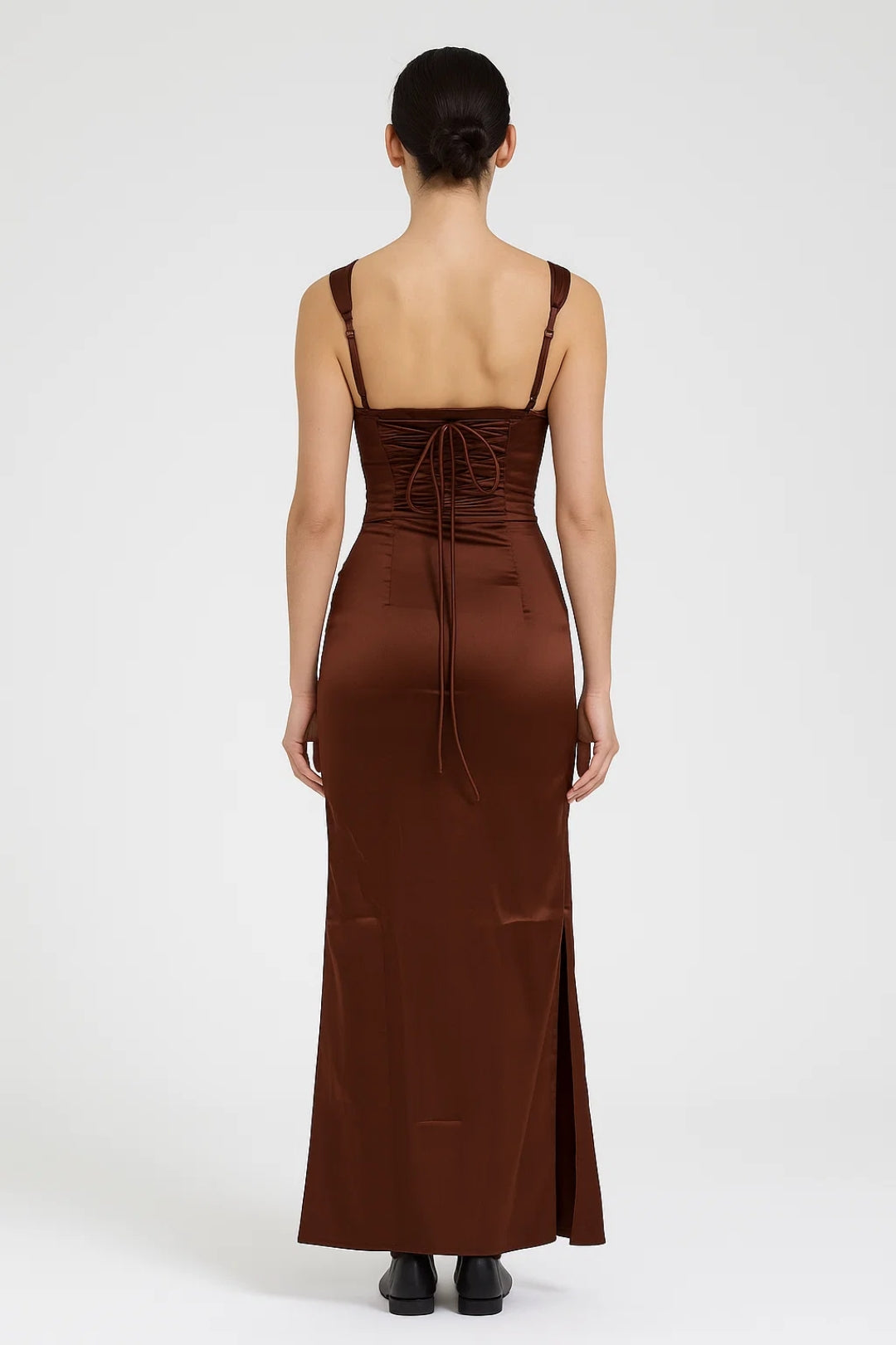 Long dress with thin straps and soft neckline | Refined elegance for the evening