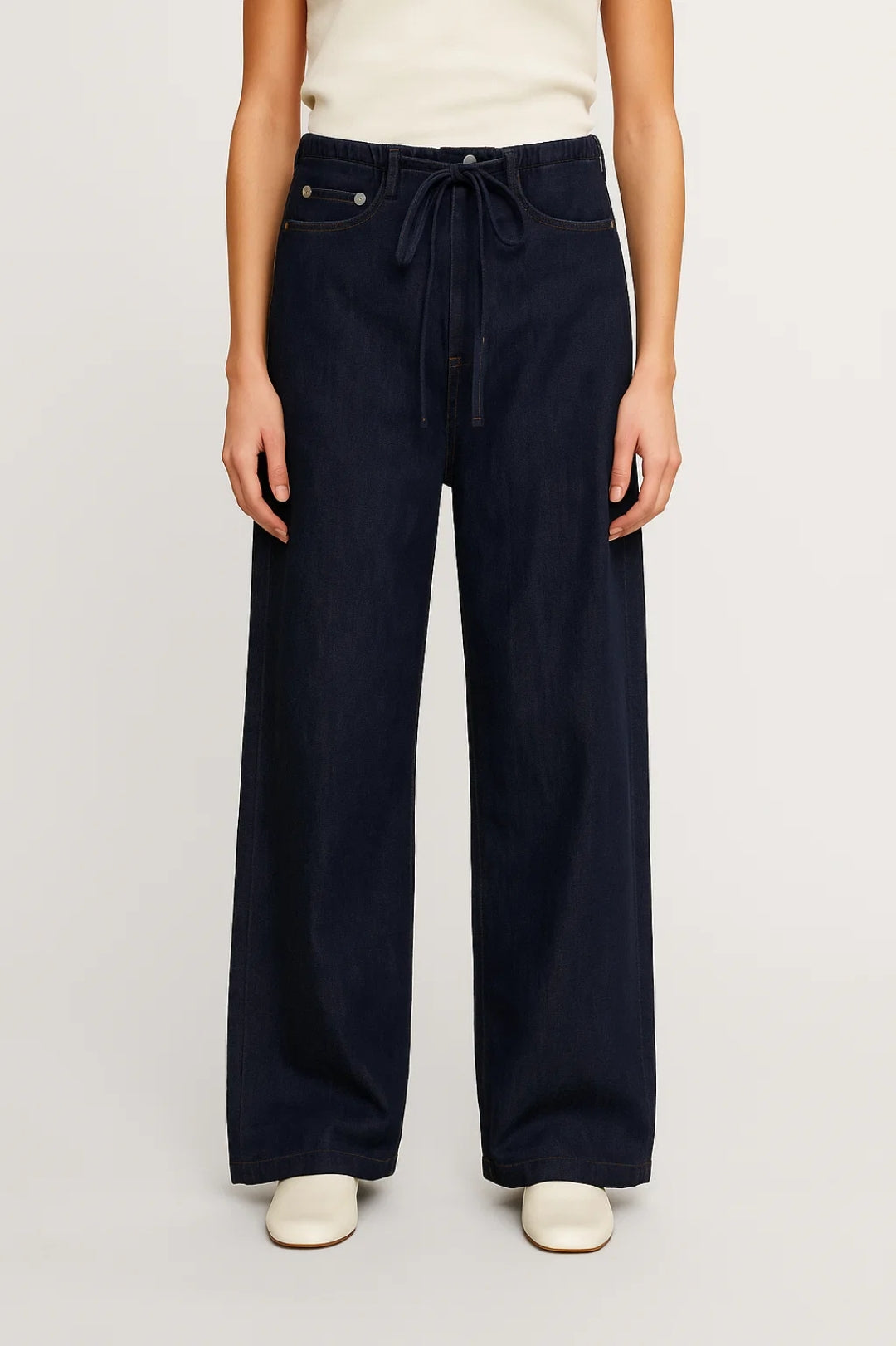 Wide-leg jeans with elastic waistband and drawstring | Comfort and everyday style
